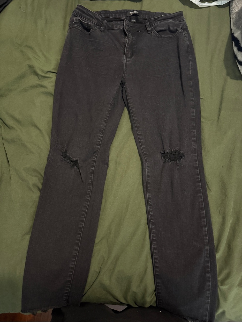 Judy Blue Black Straight Leg Jeans with Knee Distressing